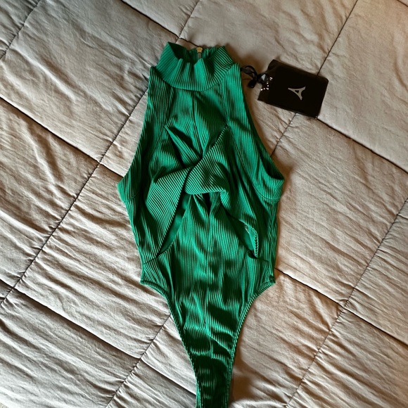 Ribbed, tank, cut out, snap button bodysuit. - Picture 3 of 8